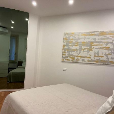 Casa Vercelli Delizioso Bilocale Moderno Nella Vecchia Milano Bagian luar foto