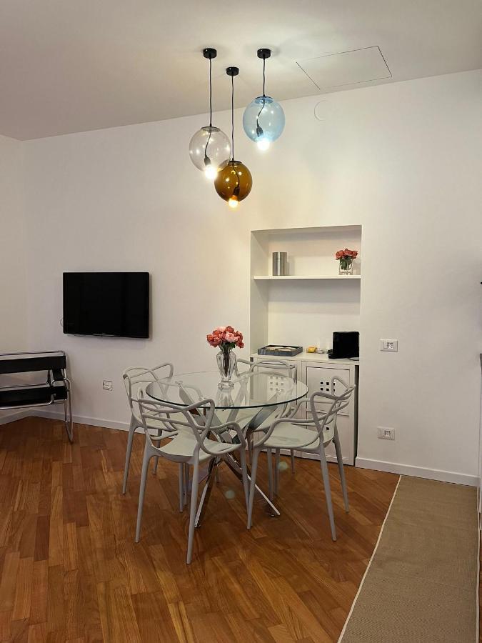 Casa Vercelli Delizioso Bilocale Moderno Nella Vecchia Milano Bagian luar foto