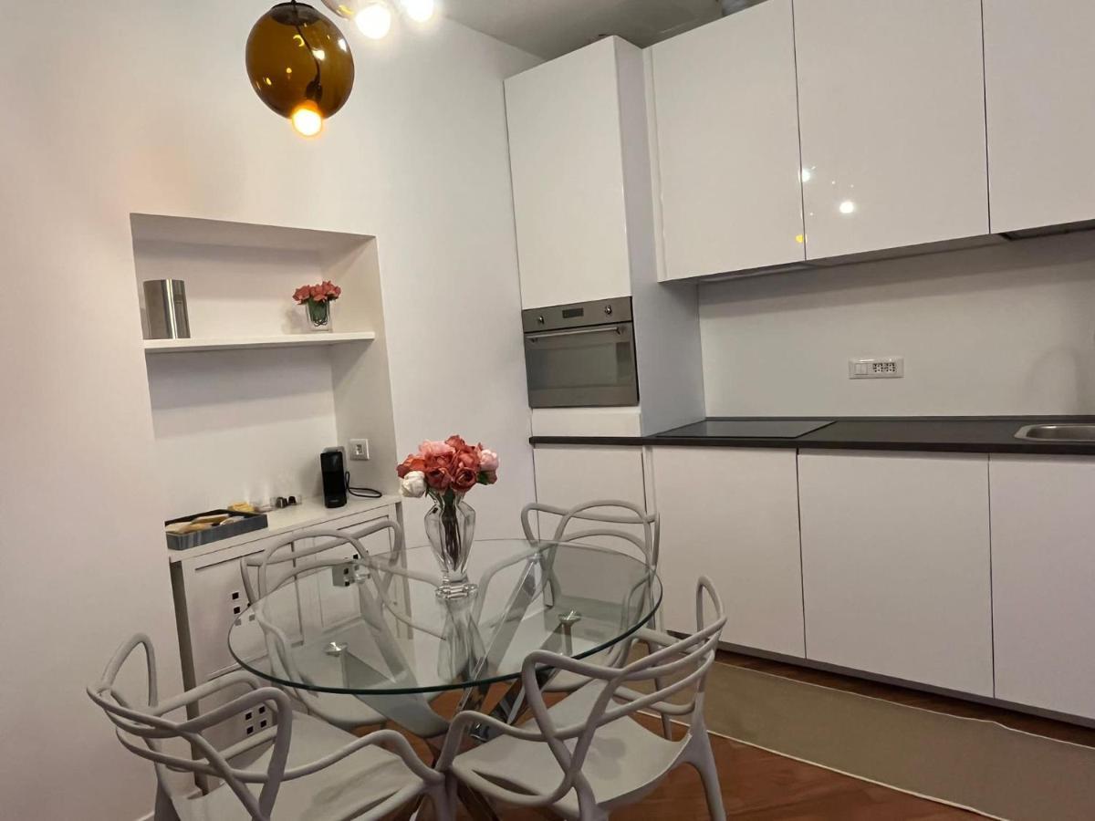 Casa Vercelli Delizioso Bilocale Moderno Nella Vecchia Milano Bagian luar foto