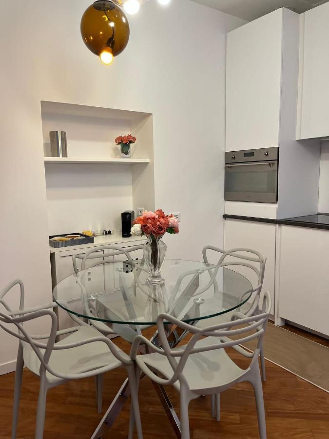 Casa Vercelli Delizioso Bilocale Moderno Nella Vecchia Milano Bagian luar foto
