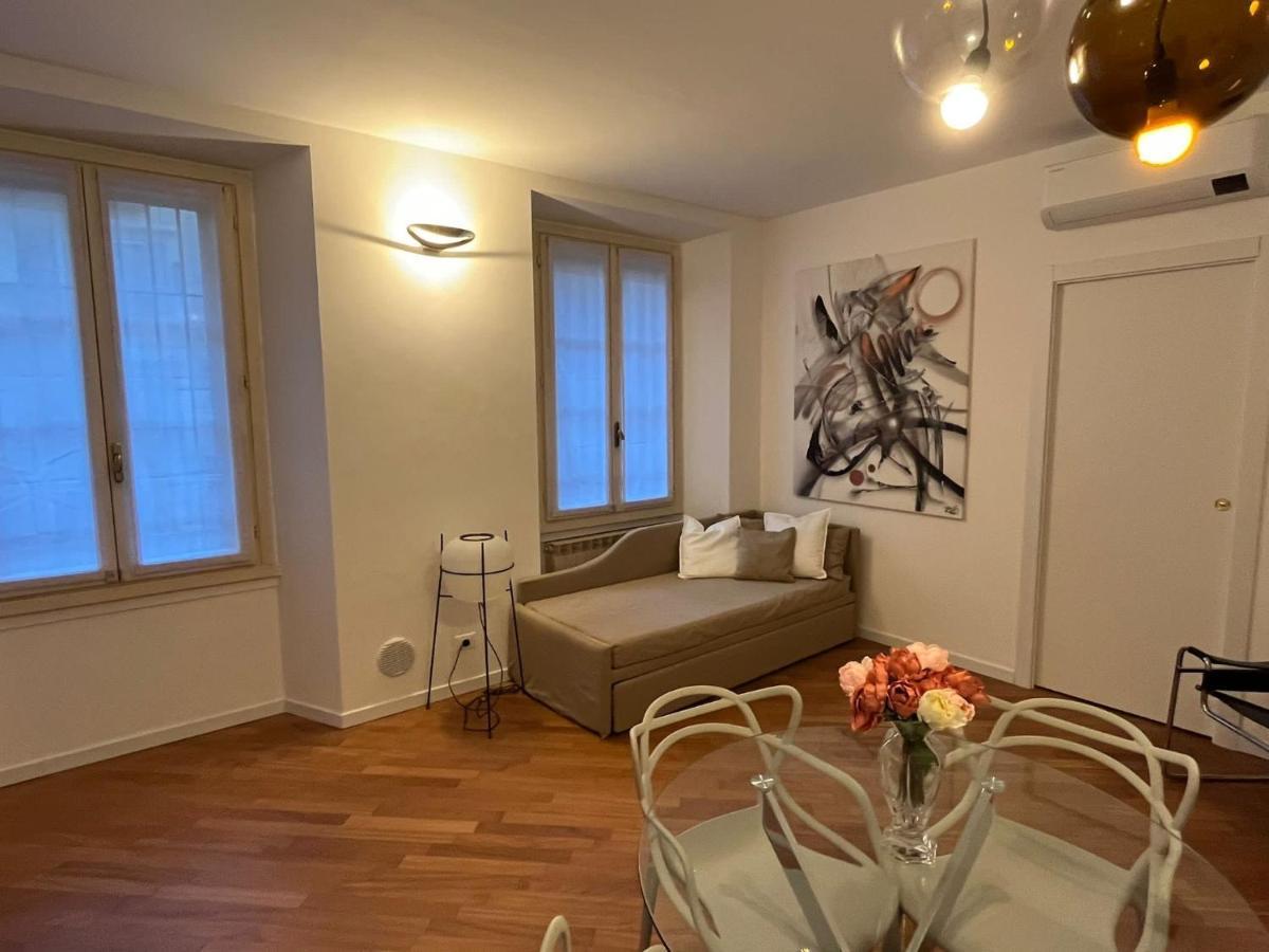 Casa Vercelli Delizioso Bilocale Moderno Nella Vecchia Milano Bagian luar foto