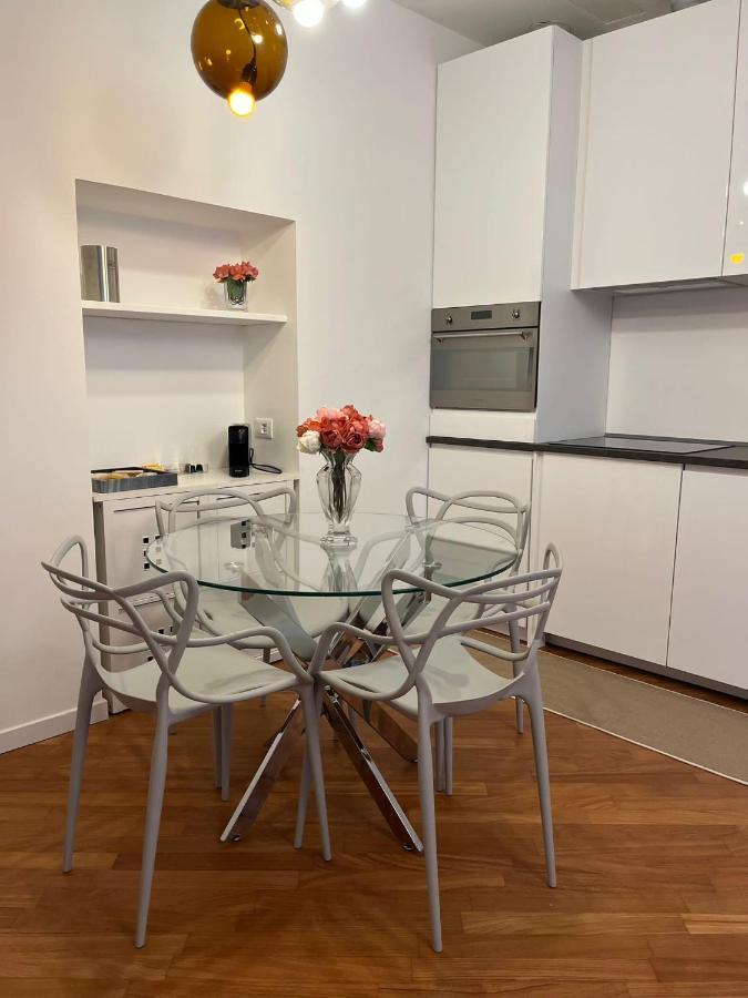 Casa Vercelli Delizioso Bilocale Moderno Nella Vecchia Milano Bagian luar foto