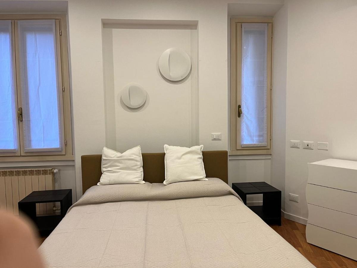 Casa Vercelli Delizioso Bilocale Moderno Nella Vecchia Milano Bagian luar foto