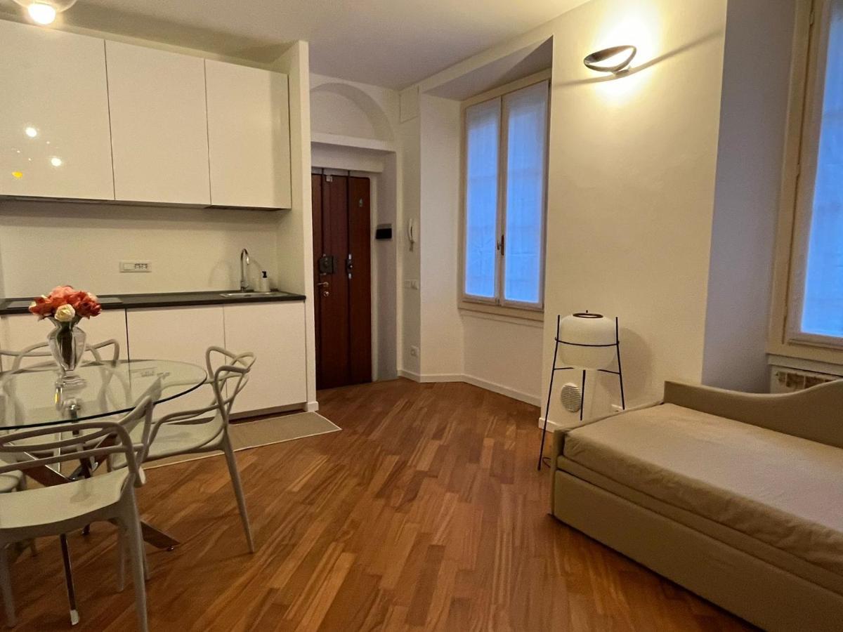 Casa Vercelli Delizioso Bilocale Moderno Nella Vecchia Milano Bagian luar foto