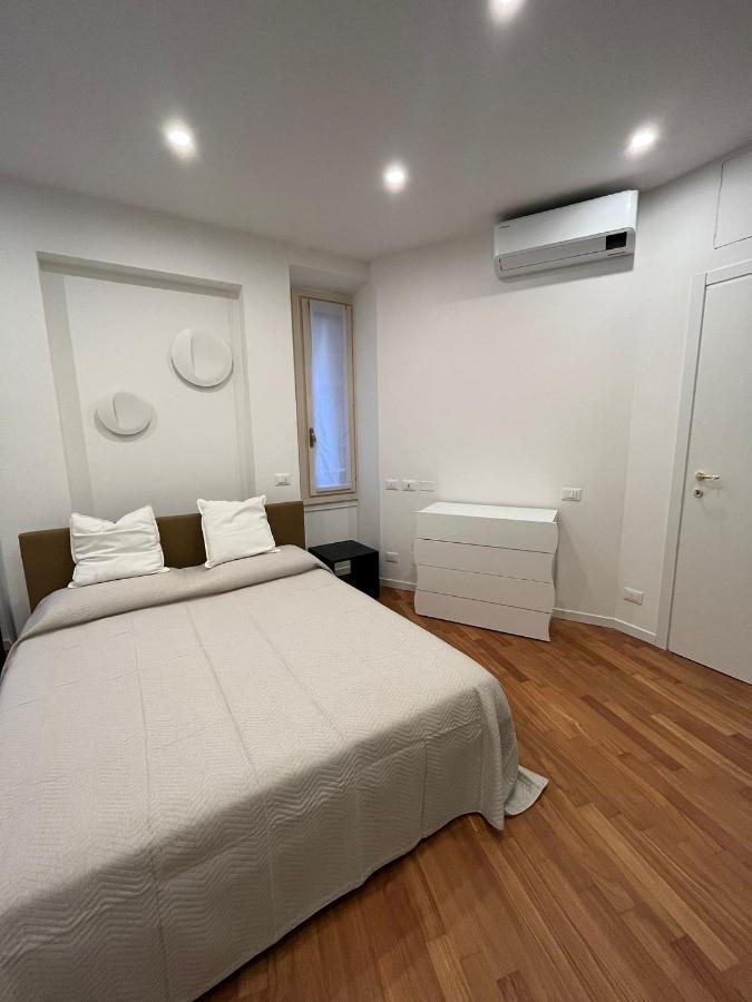 Casa Vercelli Delizioso Bilocale Moderno Nella Vecchia Milano Bagian luar foto