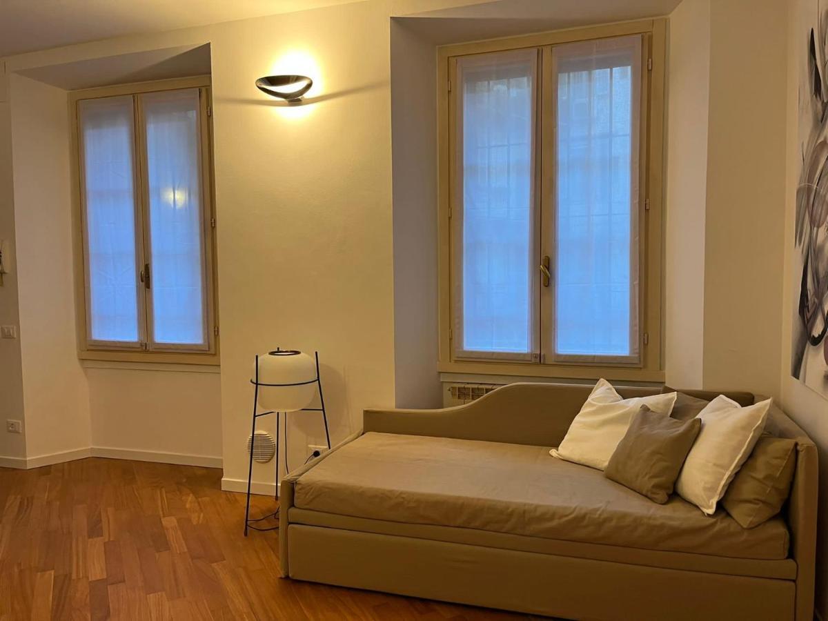Casa Vercelli Delizioso Bilocale Moderno Nella Vecchia Milano Bagian luar foto