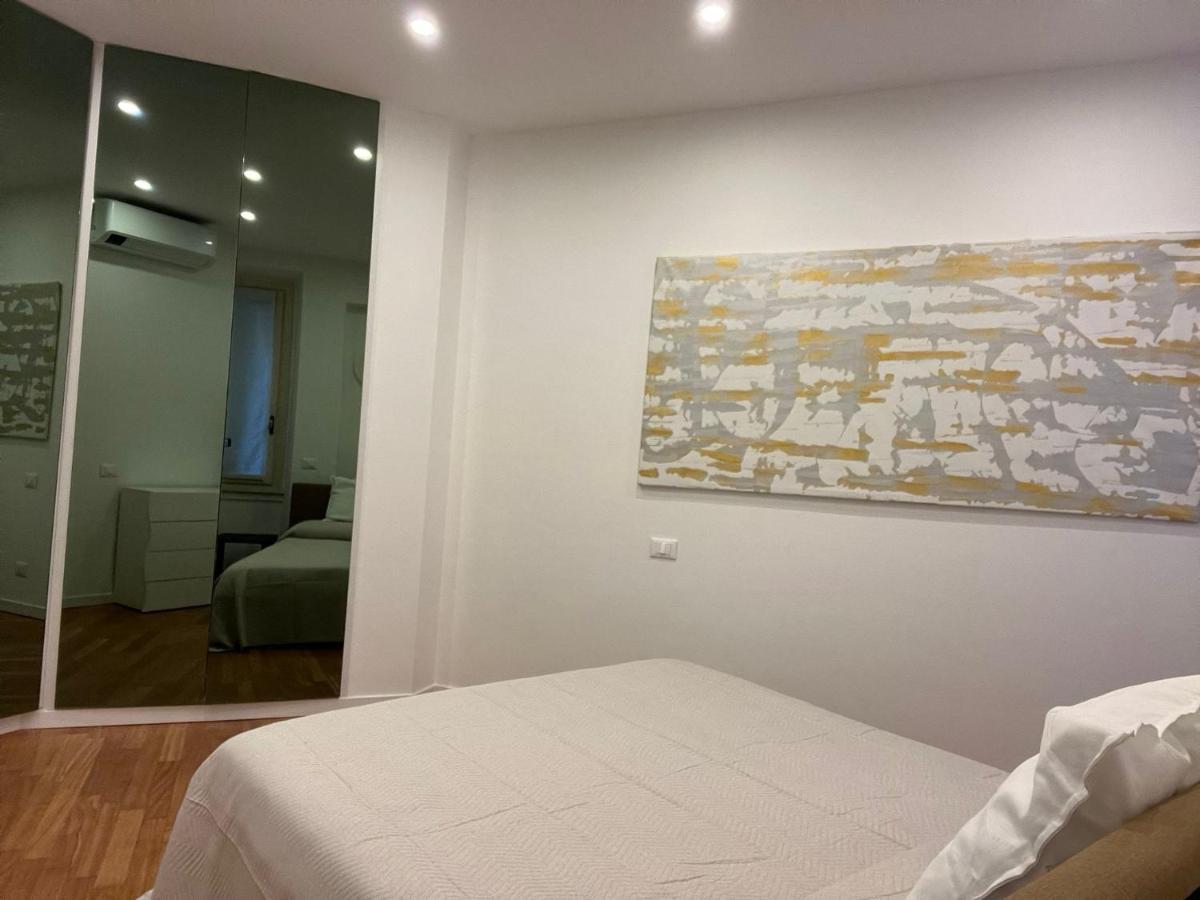 Casa Vercelli Delizioso Bilocale Moderno Nella Vecchia Milano Bagian luar foto