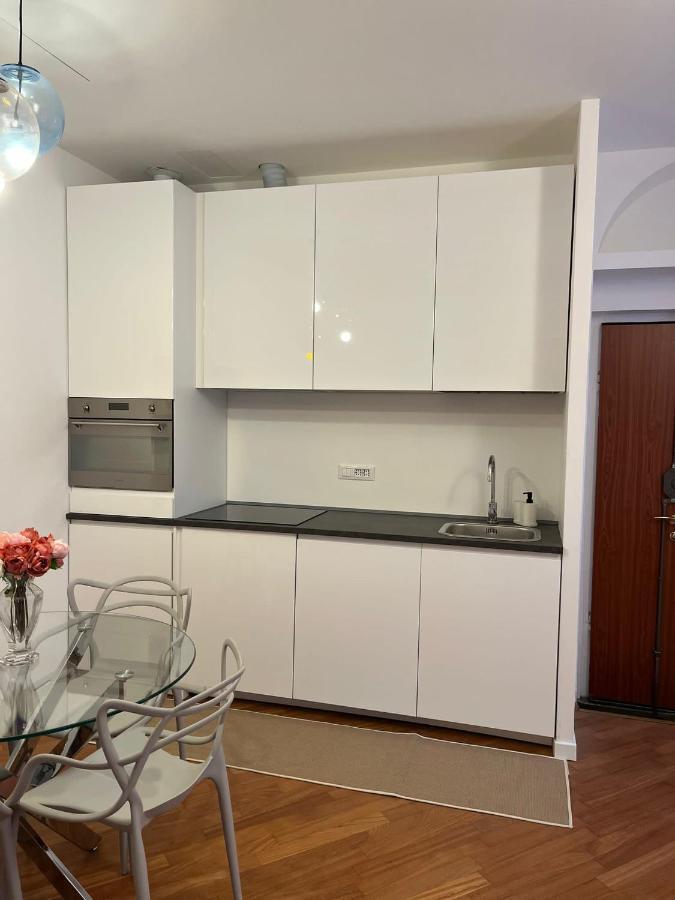 Casa Vercelli Delizioso Bilocale Moderno Nella Vecchia Milano Bagian luar foto