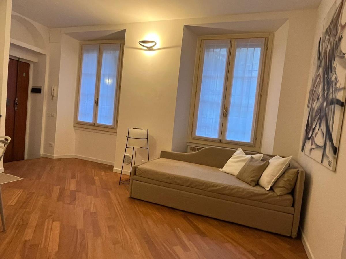Casa Vercelli Delizioso Bilocale Moderno Nella Vecchia Milano Bagian luar foto